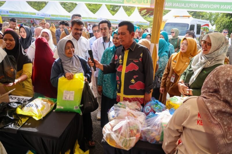 Peluncuran Gerakan Pangan Murah (GPM) Serentak se-Provinsi Kepulauan Riau Tahun 2026, di Lapangan Terminal Sei Carang Tanjungpinang, Senin (9/2/2026). Foto: Humas Diskominfo Kepri