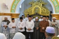 Gubernur Kepulauan Riau Ansar Ahmad menghadiri Haul Syekh Khalifah Syihabuddin bin Maulana Syekh Muhammad Arsyad Al-Banjari di Masjid Raya Sultan Riau, Pulau Penyengat, Tanjungpinang, Rabu (11/2/2026). Foto: Diskominfo Kepri