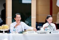 Wali Kota Batam Amsakar Achmad bersama Wakil Walikota Batam Li Claudia Chandra. Foto: Humas Diskominfo Batam