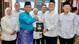 Sekretaris Daerah Batam, Firmansyah,  saat menerima rombongan di Kantor Wali Kota Batam, Jumat (20/2/2026). Foto: Humas Diskominfo Batam
