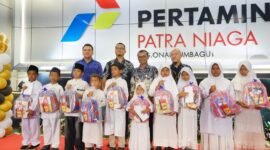 Pertamina Patra Niaga Regional Sumbagut menyantuni 25 anak yatim binaan Badan Dakwah Islamiyah (BDI), Rabu (18/2/2026). Foto: Istimewa