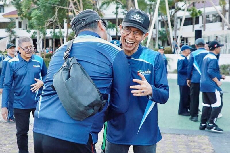Wali Kota Batam Amsakar Achmad menghadiri silaturahmi Persatuan Purna Bakti Pemerintah Kota Batam di Dataran Engku Putri, Batam Centre, Sabtu (31/1/2026). Foto: Humas Diskominfo Batam