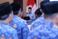 Gubernur Kepri Ansar Ahmad melantik melantik PNS dalam Jabatan Pimpinan Tinggi Pratama, Jabatan Administrator, dan Jabatan Pengawas di lingkungan Pemprov Kepri di Aula Wan Seri Beni, Dompak, Kamis (19/2/2026). Foto: Diskominfo Kepri