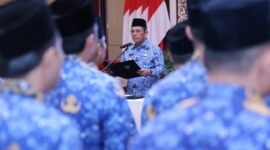 Gubernur Kepri Ansar Ahmad melantik melantik PNS dalam Jabatan Pimpinan Tinggi Pratama, Jabatan Administrator, dan Jabatan Pengawas di lingkungan Pemprov Kepri di Aula Wan Seri Beni, Dompak, Kamis (19/2/2026). Foto: Diskominfo Kepri