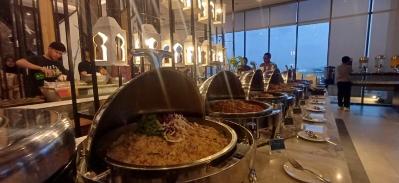 Hotel Santika Batam meluncurkan program spesial “Jelajah Ramadan Iftar Buffet” menyambut 1 Ramadan 1447 H, Rabu (18/2/2026). 