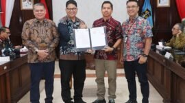 Pemko Batam menandatangani nota kesepahaman (MoU) dengan Pemko Surabaya di Surabaya, Kamis (26/2/2026). Foto: Humas Diskominfo Batam