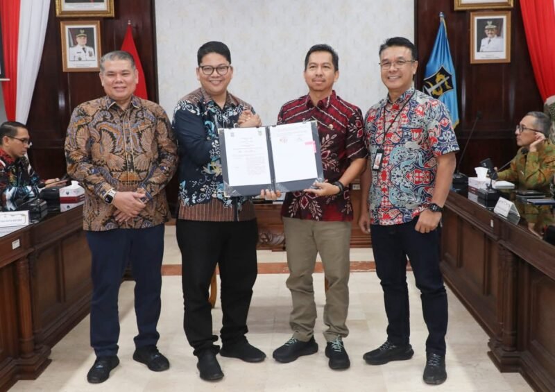 Pemko Batam menandatangani nota kesepahaman (MoU) dengan Pemko Surabaya di Surabaya, Kamis (26/2/2026). Foto: Humas Diskominfo Batam
