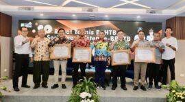 Pemerintah Kota Batam membahas pencapaian ini dalam Rapat Teknis dan Sosialisasi Sistem BPHTB di Planet Holiday Hotel, Jodoh, Selasa (3/2/2025). Foto: Humas Diskominfo Batam