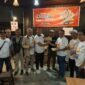 Tim Kejaksaan Tinggi (Kejati) Kepri berhasil keluar sebagai juara pertama di Turnamen Domino yang digelar Komunitas Jurnalis Kepri (KJK) di Kedai Kopi Rakyat, di Tanjung Pinang, Sabtu (7/2/2026). Foto: Istimewa