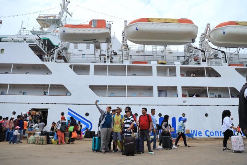 Kapal KM Kelud milik PT PELNI saat bersandar di Pelabuhan Bintang 99 Batu Ampar, Kota Batam, waktu lalu. Foto: Istimewa