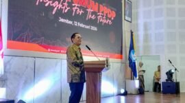 Kepala Eksekutif Pengawas PPDP OJK Ogi Prastomiyono menyampaikan hal itu dalam kuliah umum “Insights for the Future” di Universitas Jember (12/2/2026). Foto: Istimewa