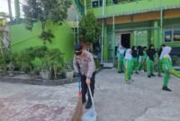 Polsek Bengkong, Polresta Barelang, menggelar korvei mendukung Gerakan Indonesia ASRI (Aman, Sehat, Resik, Indah) pada Sabtu (14/2/2026). Foto: Istimewa