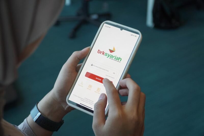 Telkomsel bersama BRKS Mobile menghadirkan layanan pembelian dan aktivasi eSIM Telkomsel langsung melalui aplikasi BRKS Mobile. Foto: Istimewa