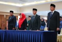 Pejabat Pimpinan Tinggi Pratama serta 17 Pejabat Fungsional di lingkungan Pemerintah Kota (Pemko) Batam, resmi dilantik dan pengambil sumpah, di Aula Kantor Wali Kota Batam, Jumat (6/2/2026). Foto: Humas Diskominfo Batam