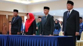 Pejabat Pimpinan Tinggi Pratama serta 17 Pejabat Fungsional di lingkungan Pemerintah Kota (Pemko) Batam, resmi dilantik dan pengambil sumpah, di Aula Kantor Wali Kota Batam, Jumat (6/2/2026). Foto: Humas Diskominfo Batam