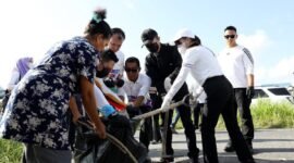 Pencanangan ditandai gotong royong massal yang melibatkan 2.000 peserta di Simpang K-Square, Batamcentre, Rabu (11/2/2026). Foto: Humas Diskominfo Batam