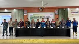 Pertamina Patra Niaga Regional Sumbagut memperkuat pengamanan Obvitnas dan jalur pipa BBM melalui sosialisasi di Aula Kantor Camat Medan Belawan, Kamis (5/2/2026). Foto: Istimewa