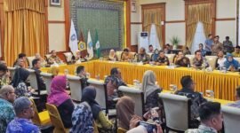 Rapat Evaluasi Pelaksanaan Program MBG di Provinsi Kepulauan Riau yang digelar di Gedung Daerah, Tanjungpinang, Kamis (5/2/2026). Foto: Diskominfo Kepri
