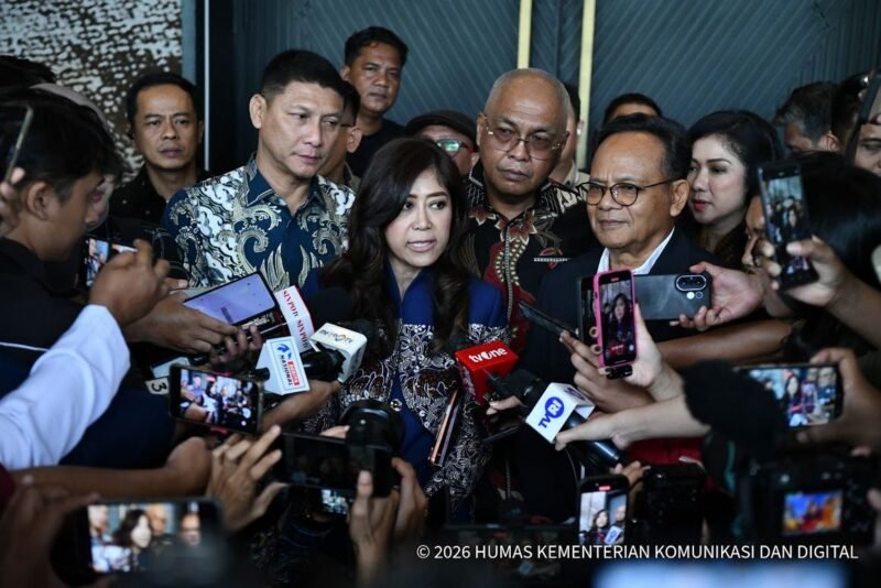 Menkomdigi Meutya Hafid menyampaikan Keynote Speech acara Konvensi Nasional Media Massa Hari Pers Nasional 2026 di Hotel Aston Serang, Banten Minggu (8/2/2026). Foto: Komdigi