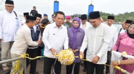 Dermaga apung berbahan High Density Polyethylene (HDPE) di Pelabuhan Jagoh, Dabo Singkep, Kabupaten Lingga, Senin (23/2/2026), diresmikan. Foto: Biro ADPIM Kepri