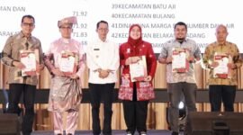 Pemko Batam merilis rapor kinerja organisasi perangkat daerah (OPD) tahun 2025 dalam Musrenbang Rencana Kerja Pemerintah Daerah (RKPD) Kota Batam 2026 di Grand Mercure Batam Centre, Kamis (5/3/2026). Foto: Humas Diskominfo Batam