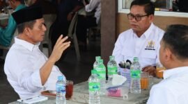 Gubernur Kepri Ansar Ahmad berdialog dengan pengurus Kadin Kepri periode 2026–2030 di Pulau Penyengat, Sabtu (28/3/2026). Pertemuan ini seabagai ajang silaturahmi sekaligus membahas berbagai potensi pengembangan daerah. Foto: Diskominfo Kepri