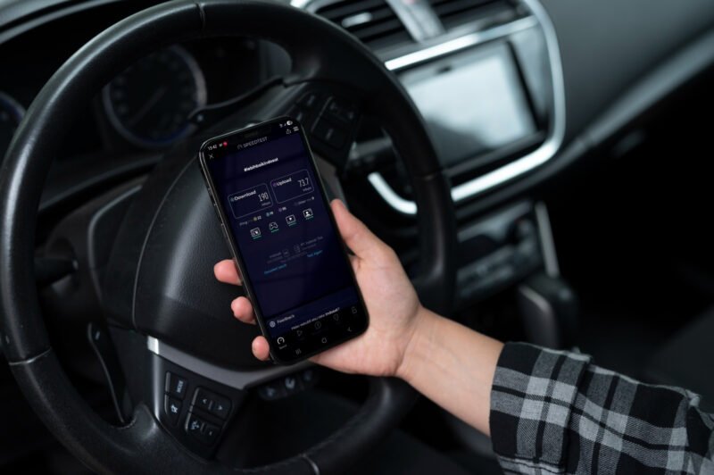 Mobilitas masyarakat berkomunikasi saat arus mudik dan arus balik. Fotio: Istimewa