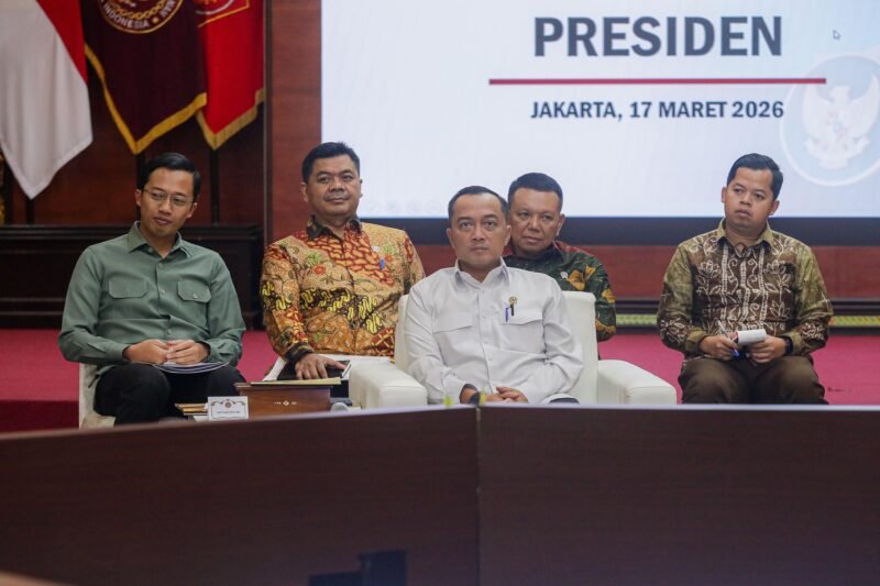 Menteri Sekretaris Negara (Mensesneg), Prasetyo Hadi (baju putih). Foto: Humas Setneg
