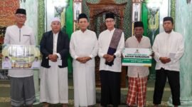 Gubenur Kepri Ansar Ahmad melaksanakan Safari Ramadan di Masjid Nur Al Weini, Jalan Peralatan, Kota Tanjungpinang, Senin (2/3/2026). Foto: Diskominfo Kepri
