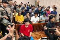 Pengadilan Negeri Batam menjatuhi Fandi Ramadhan, ABK hukuman lima tahun penjara, Majelis hakim membacakan putusan pada Kamis (5/3/2026). Foto: Metroposid