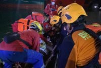 Yusuf Tankin, awak kapal Tugboat Mega, dalam kondisi selamat setelah terjebak selama 38 jam di dalam kapal, Minggu (8/3/2026). Foto: Istimewa