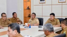 Sekda Batam, Firmansyah, memimpin Rapat Prognosis Pendapatan Daerah Tahun 2027 di Kantor Wali Kota Batam, Senin (30/3/2026). Foto: Humas Diskominfo Batam 