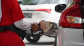 Ilustrasi petugas SPBU