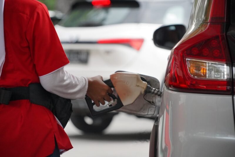 Ilustrasi petugas SPBU