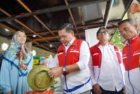 Komisaris Independen Sudung Situmorang dan Komisaris Panel Barus meninjau langsung Koperasi Desa Merah Putih (KDMP) Medan Krio di Kecamatan Sunggal dan KDMP Marindal II di Kecamatan Patumbak, Kabupaten Deli Serdang, pada Jumat (27/2/2026). Foto: Istimewa