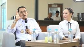 Wali Kota Batam Amsakar Achmad dan Wakil Walikota Batam Li Claudia Chandra. Foto: Humas Diskominfo Batam
