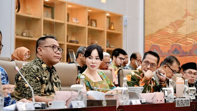 Kepala BP Batam Amsakar Achmad dan Wakil Kepala BP Batam Li Claudia Chandra