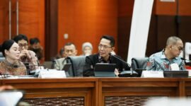 Kepala BP Batam Amsakar Achmad bersama Wakil Kepala BP Batam Li Claudia Chandra menghadiri Sidang Aduan Kanal Debottlenecking Satgas P2SP di Kantor Kementerian Keuangan RI, Jumat (13/3/2026). Foto: Humas BP Batam