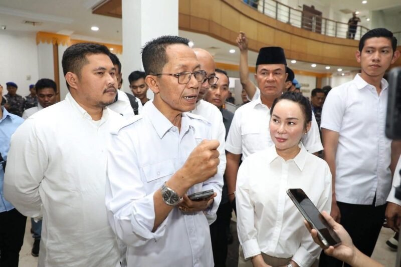 Wali Kota Batam Amsakar Achmad dan Wakil Walikota Batam Li Claudia Chandra