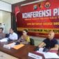 Ditreskrimum Polda Kepri Konferensi pers pengungkapan kasus calo tiket, di Mapolda Kepri, Nongsa, Batam, Sealasa (17/3/2026). Foto: Metroposid
