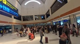 Suasana arus balik di Bandara Internasional Hang Nadim Batam, Jumat (27/3/2026). 