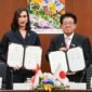 Menteri Pariwisata Republik Indonesia Widiyanti Putri Wardhana bersama Menteri MLIT Jepang Yasushi Kaneko menandatangani Memorandum of Cooperation di Kantor Kementerian Pertanahan, Infrastruktur, Transportasi, dan Pariwisata Jepang, di Tokyo, Senin (30/3/2026). Foto: Kemenpar RI