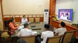 Gubernur Kepri Ansar Ahmad didampingi Kadispar Hasan, Kadis Kominfo Hendri Kurniadi, dan Ka Bappeda Aries Fhariandi menyampaikan strategi ketahanan pariwisata Provinsi Kepulauan Riau di tengah eskalasi konflik global, Senin (16/3/2026). Foto: Diskominfo Kepri