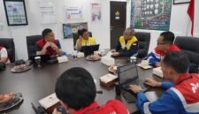 Staf Khusus Menteri ESDM, Mahmud Azhar Lubis, meninjau SPBU COCO 11.201.101 dan Fuel Terminal Medan Group. Foto: Istimewa