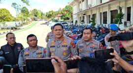 Sebanyak 102 sepeda motor berknalpot tidak sesuai spesifikasi standar atau “brong” dalam operasi penertiban pada 15–19 April 2026, diamankan Satlantas Polresta Barelang.
