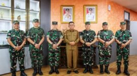 Gubernur Kepulauan Riau H Ansar Ahmad bersama Danseskoau Marsekal Muda TNI Dr Jorry S Koloay dan rombongan dalam silaturahmi di Ruang Kerja Gubernur, Gedung A, Kantor Gubernur Kepri, Dompak, Selasa (14/4/2026). Foto: Diskominfo Kepri