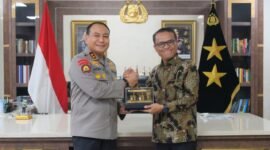 Executive General Manager (EGM) Pertamina Patra Niaga Regional Sumbagut, Sunardi, bersama jajaran manajemen melakukan audiensi dengan Kapolda Riau Irjen Pol Dr. Herry Heryawan di Mapolda Riau, Kamis (16/4)/2026). Foto: Istimewa