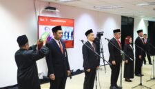 Ketua Dewan Komisioner OJK, Friderica Widyasari Dewi, memimpin langsung pelantikan dan serah terima jabatan tersebut di Jakarta, Rabu (1/4/2026). Foto: Istimewa