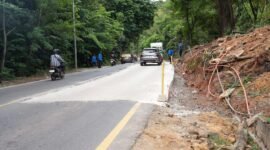 Ruas Jalan Gadjah Mada dari arah Batam Center menuju Sekupang perbaikan Jalan Vista ditutup sementara. Foto: Istimewa
