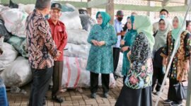 Tim Penggerak PKK Kota Batam bersama DLH dan Bank Sampah Kota Batam mengunjungi Bank Sampah Induk Satu Hati di Jakarta Barat, Senin (6/4/2026). Foto: Humas Diskominfo Batam